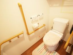 バリアフリーのトイレ設備
