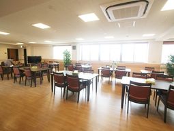 明るい食堂の一角