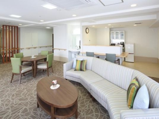 共有スペースの明るい空間