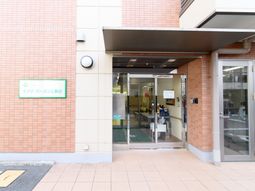 エントランスと掲示板