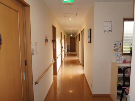 清潔な長い廊下