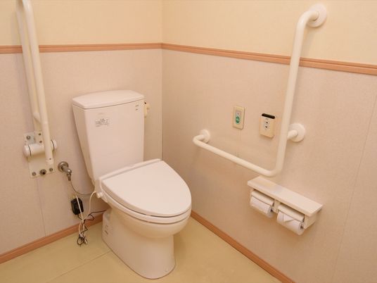 バリアフリー設計のトイレ