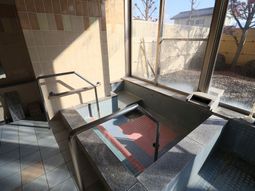 明るい浴室の様子