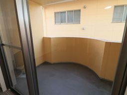 空のベランダの全景