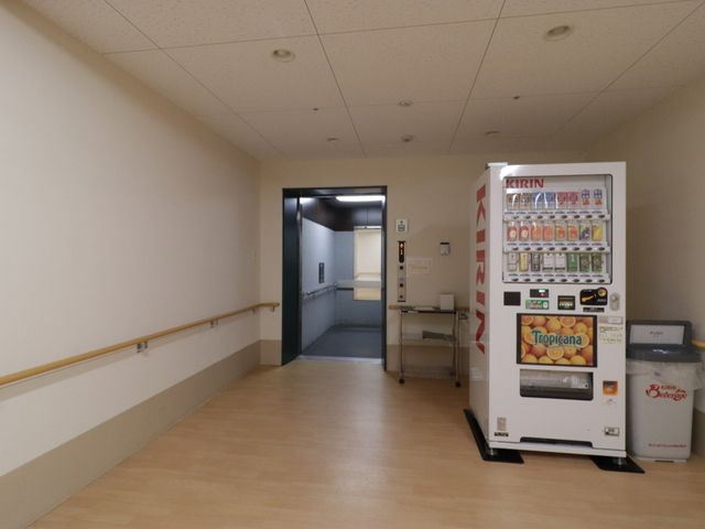 廊下に自動販売機