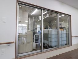 清潔な洗浄設備の一角