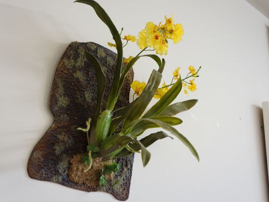 壁掛けの花飾りアート