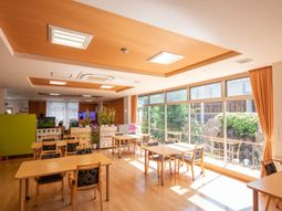 明るいダイニングルーム