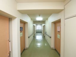 清潔感のある廊下