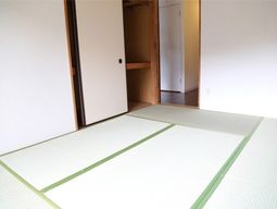 広々とした清潔な和室