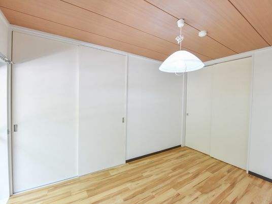 明るい室内の居室