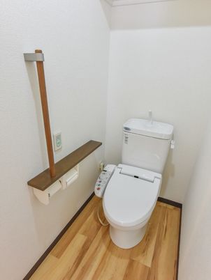 バリアフリー設計のトイレ