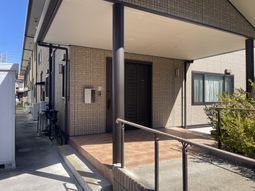 落ち着いた雰囲気の外観