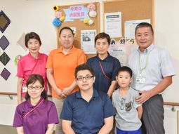 スタッフ集合写真