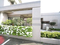 清潔感のある建物入口