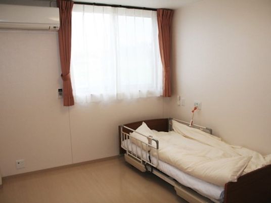 シンプルな個室の居室