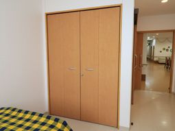 居室のクローゼットと廊下