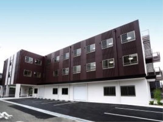 現代的な外観の建物