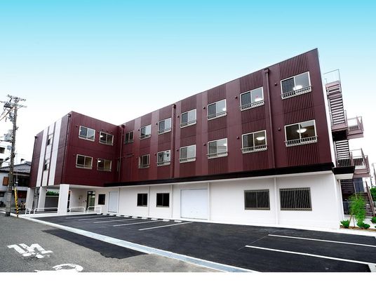 外観の建物正面  