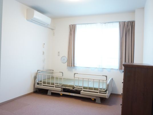 シンプルな個室の居室