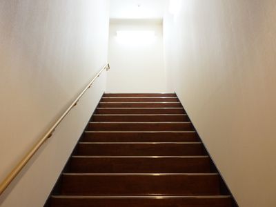 清潔感ある明るい廊下