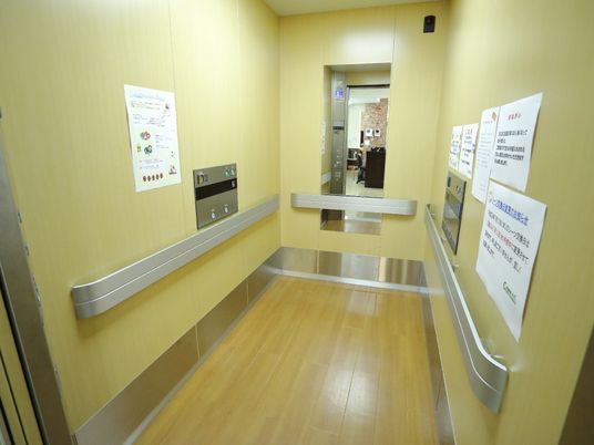 廊下の明るさと清潔さ