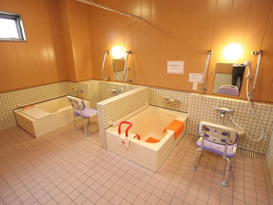 快適な介護用浴室