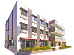 現代的な建物の外観