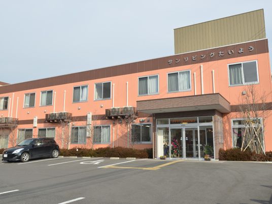 清潔感のある施設エントランス