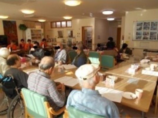 利用者が集う食堂