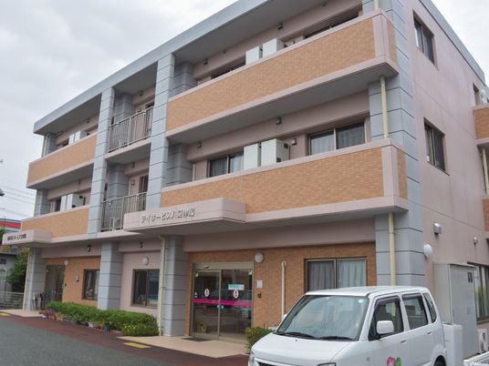 モダンな建物の外観