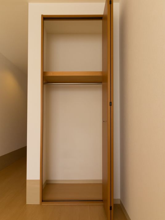 シンプルなクローゼット