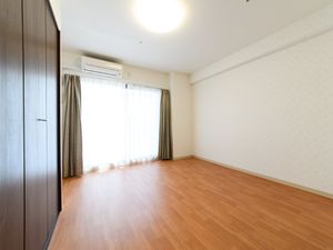 明るい床の空き部屋