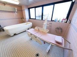 設備整った清潔な浴室