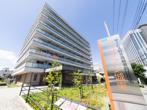 都会の施設外観