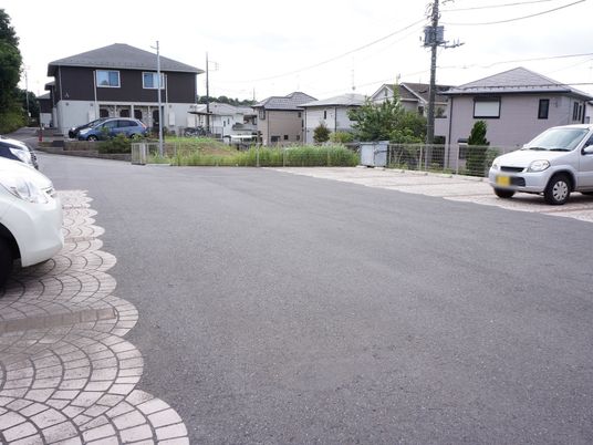 広々とした施設前庭