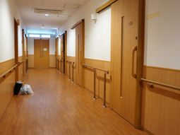 廊下の清潔な空間