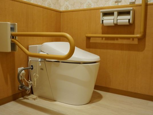 手摺り付きトイレ設備