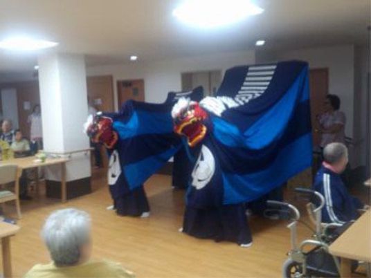 獅子舞が行われるリビング