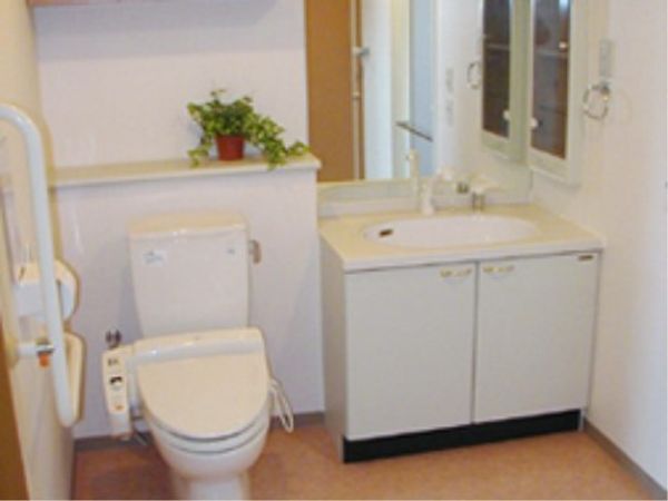 清潔なトイレと洗面台