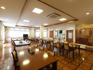 広々とした共用ダイニング