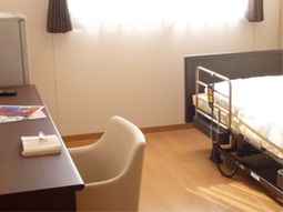 明るい居室の一角