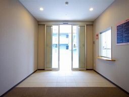 明るいエントランスホール