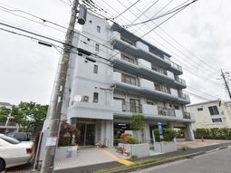清潔感のある建物の外観