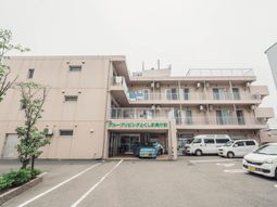 清潔な外観と駐車場