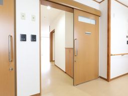 廊下の明るい空間