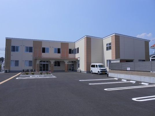 広々とした明るい外観