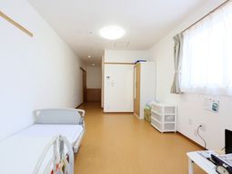 明るく広々とした居室