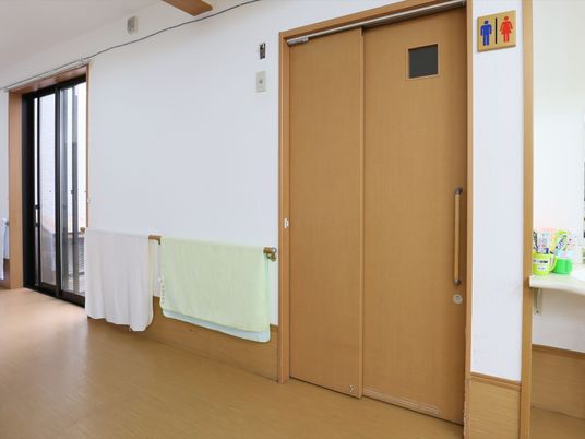 多目的スペースの清潔な入口
