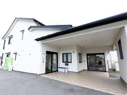 清潔な建物のエントランス